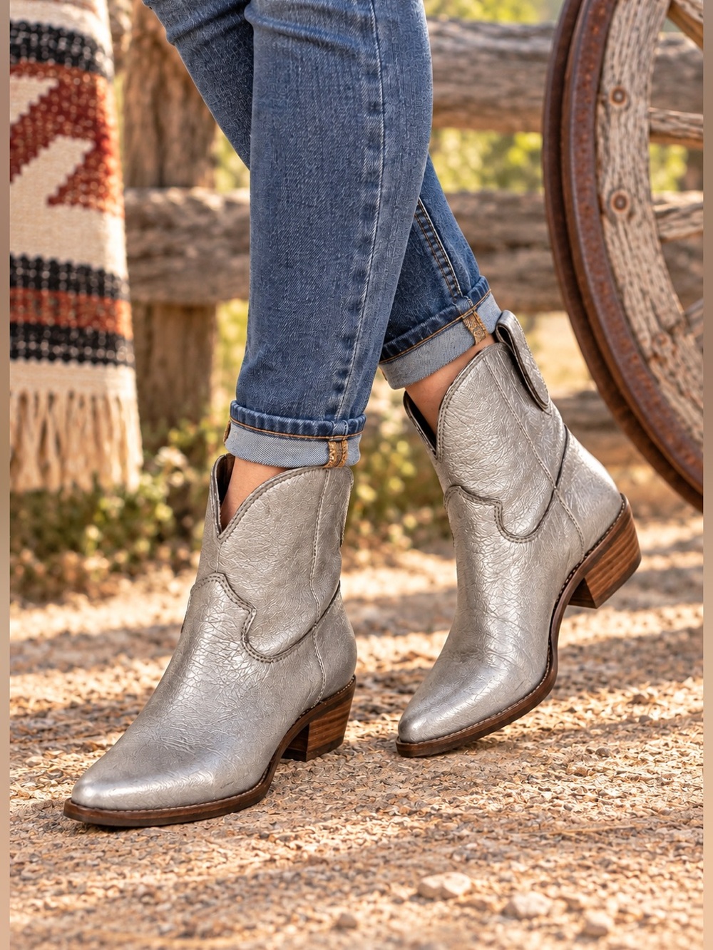 Nicole Metallic Silver Leather Western Ankle Booties Pointed Toe size 7.5 M